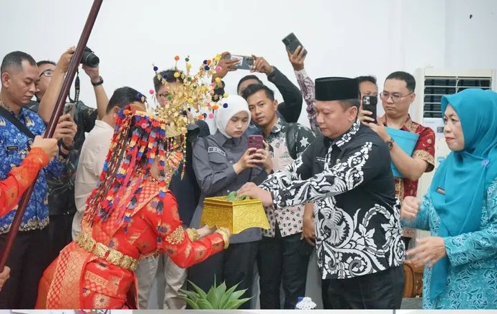 Ketua TP PKK Provinsi Sumatera Selatan Hj. Feby Herman Resmikan Gedung Sekretariat TP PKK Kabupaten Musi Rawas