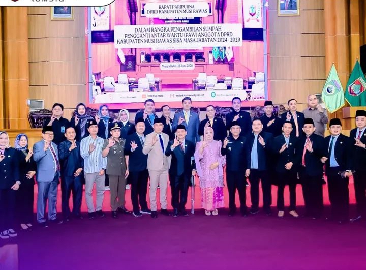 Paripurna Istimewa DPRD Kabupaten Musi Rawas Dalam Rangka Pengambilan Sumpah (PAW) Septiandry Arrosydu Resmi Dilantik