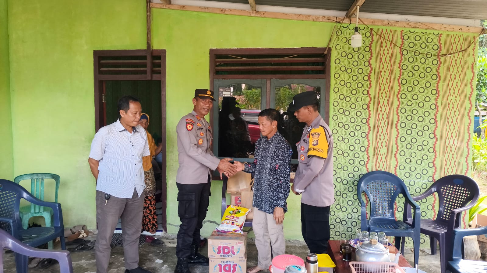 Wujud Nyata Kepedulian Polri di Hari Bhayangkara Ke-80: Polres Musi Rawas Berikan Tali Asih Kepada Warga Lansia yang Sempat Hilang