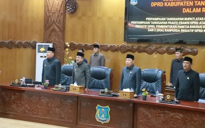 Paripurna III DPRD Tanjab Barat, Bupati Anwar Sadat Apresiasi Sinergi Fraksi dalam Pembahasan Ranperda