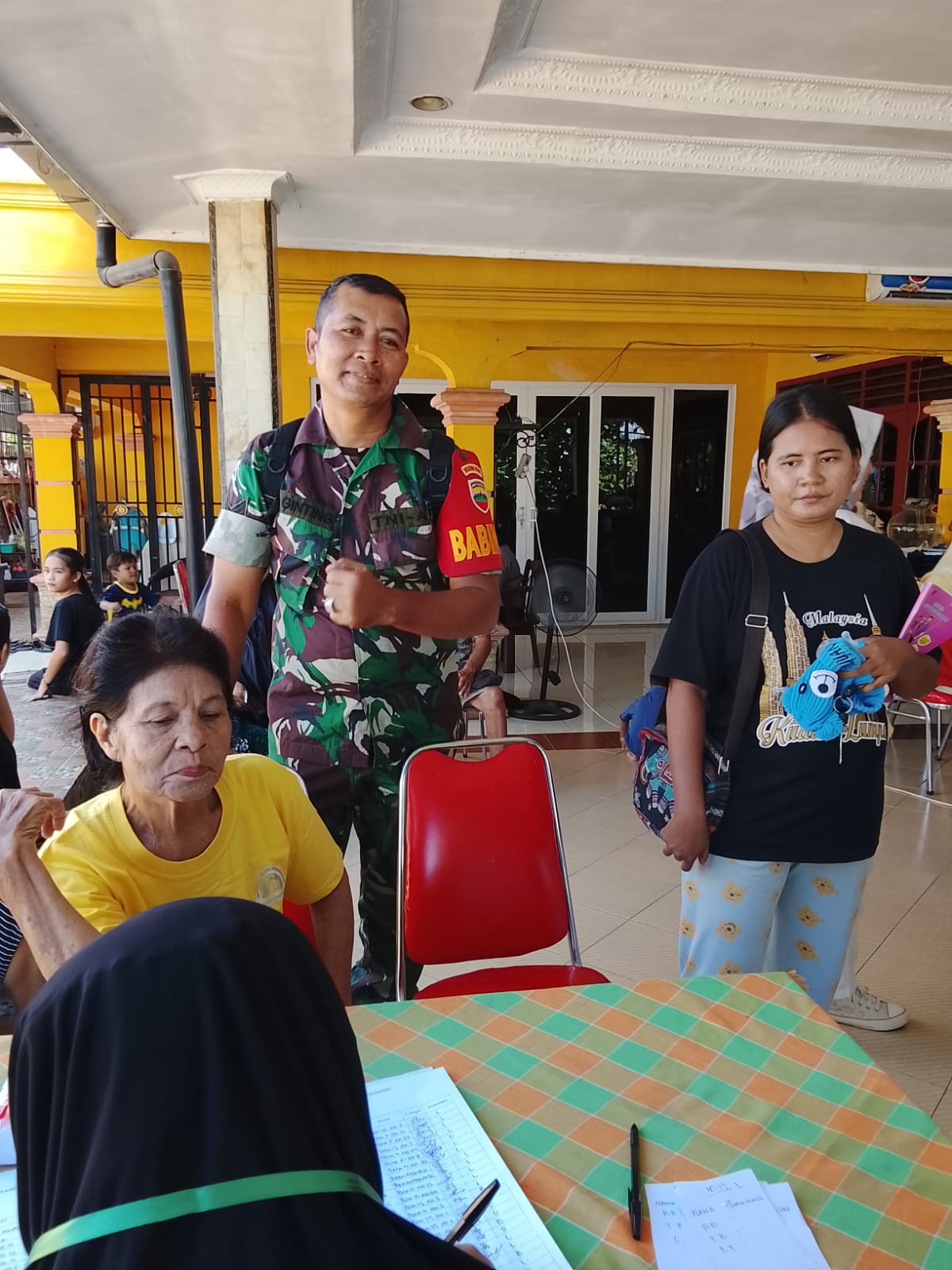 Babinsa Laksanakan Monitoring Pendampingan Posyandu Balita dan Lansia