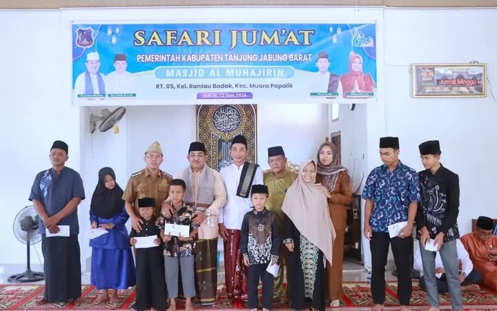Safari Jumat di Masjid Al Muhajirin Kelurahan Rantau Badak, Bupati Salurkan Langsung Bantuan Pembangunan Masjid dan Santunan kepada Masyarakat