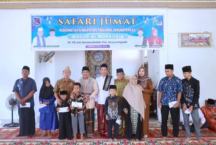 Safari Jumat di Masjid Al Muhajirin Kelurahan Rantau Badak, Bupati Salurkan Langsung Bantuan Pembangunan Masjid dan Santunan kepada Masyarakat