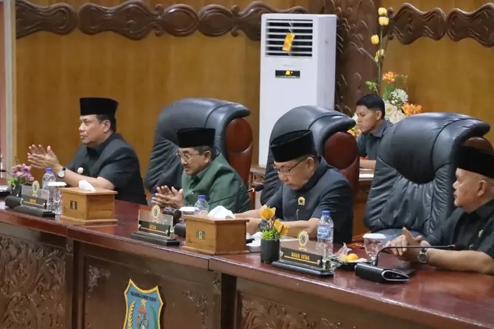 ‎Bupati Anwar Sadat Sampaikan Nota Pengantar Ranperda Pertanggungjawaban APBD 2025 pada Rapat Paripurna DPRD Tanjab Barat  ‎