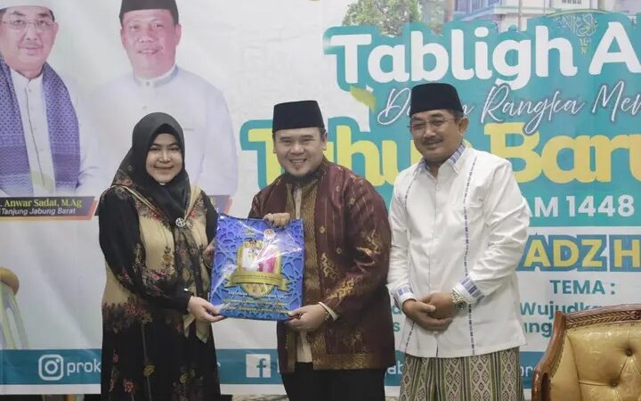 Bupati Anwar Sadat dan Ustadz Hilman Fauzi Hadirkan Semangat Hijrah pada Tabligh Akbar 1 Muharram 1448 H