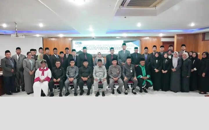 Bupati Anwar Sadat Lantik 30 Pejabat di Lingkungan Pemkab Tanjung Jabung Barat