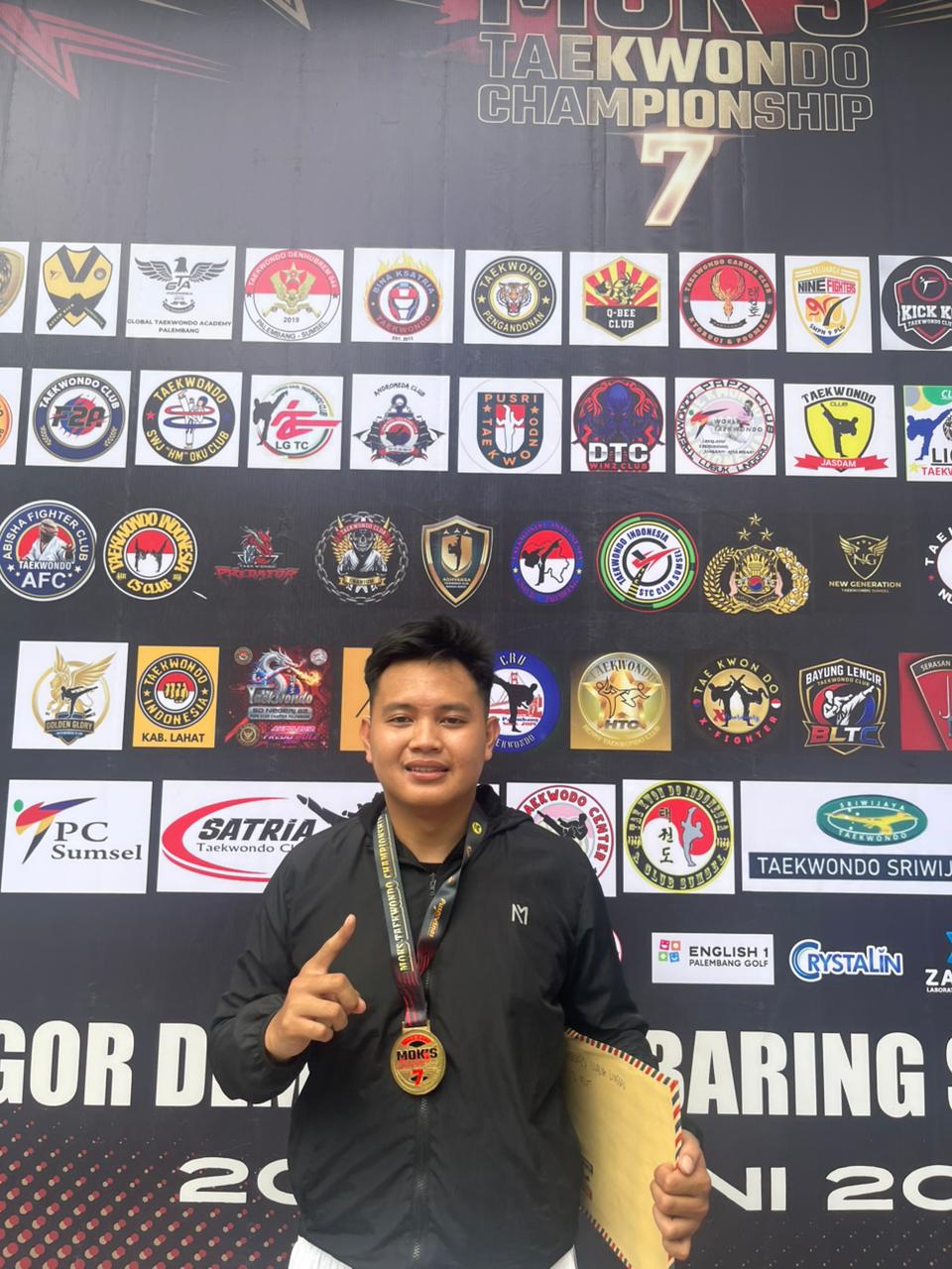 BRIPDA M.FIKRI DARMAWAN PERSONIL POLRES LUBUK LINGGAU YANG SUKSES MEREBUT JUARA 1 SEKALIGUS MENGAMANKAN MEDALI EMAS PADA AJANG BERGENGSI KEJUARAAN TAEKWONDO MOKA CHAMPIONSHIP 2026