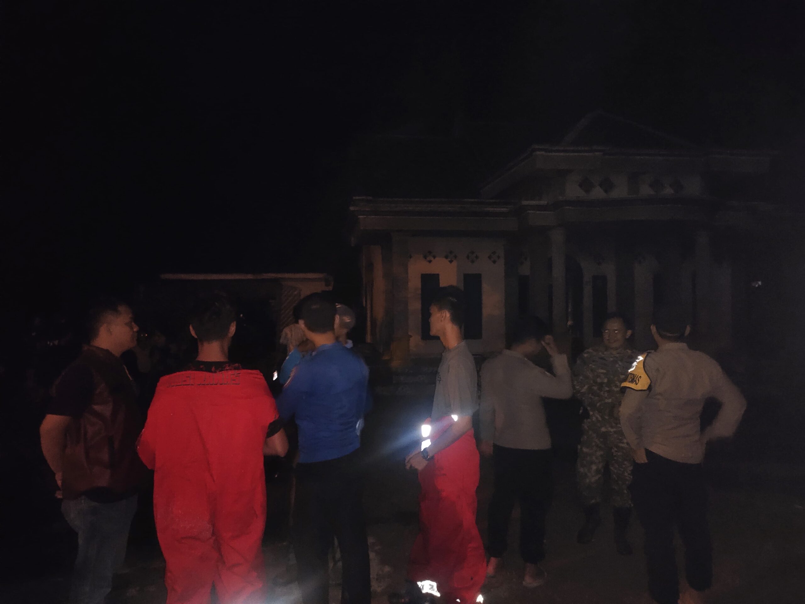 Rumah Kades di Muara Kelingi Ludes Terbakar, Kapolres Musi Rawas Ingatkan Bahwa Instalasi Listrik Harus Sesuai SNI