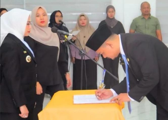 Langkah Penyegaran Birokrasi, Bupati Maya Hasmita Lantik 52 Pejabat Baru