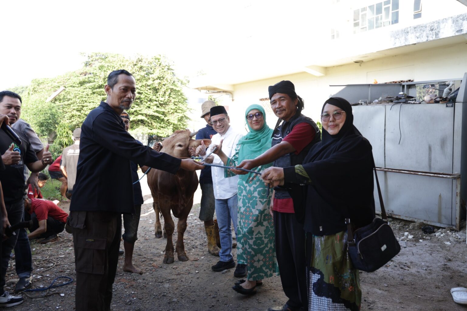 RSUD dr. Chasbullah Abdulmadjid Tebar Kepedulian di Hari Raya Iduladha 1447 H, Sembelih 9 Sapi dan 2 Kambing Kurban