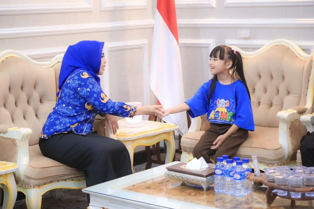 Wakili Indonesia, Bocah Genius Asal Labuhanbatu Caroline Cicilia Raih Emas Olimpiade Asia