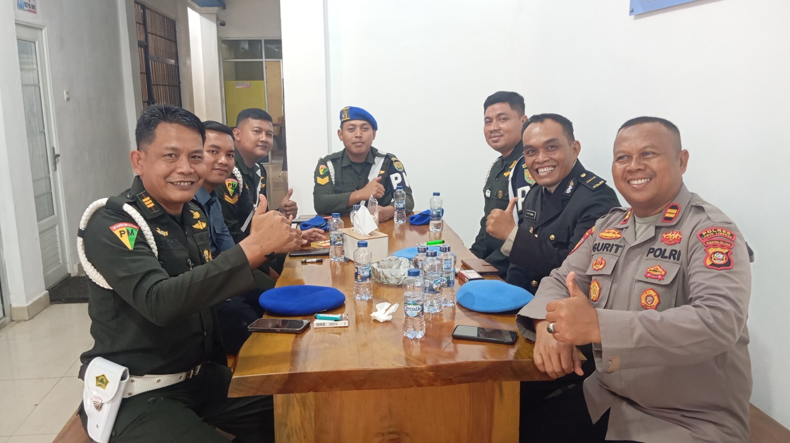 Hari Bhayangkara ke-80 Kokohnya Sinergitas antara TNI dan Polri jajaran Subdenpom II/4-5 Kunjungi Polres Lubuk Linggau 