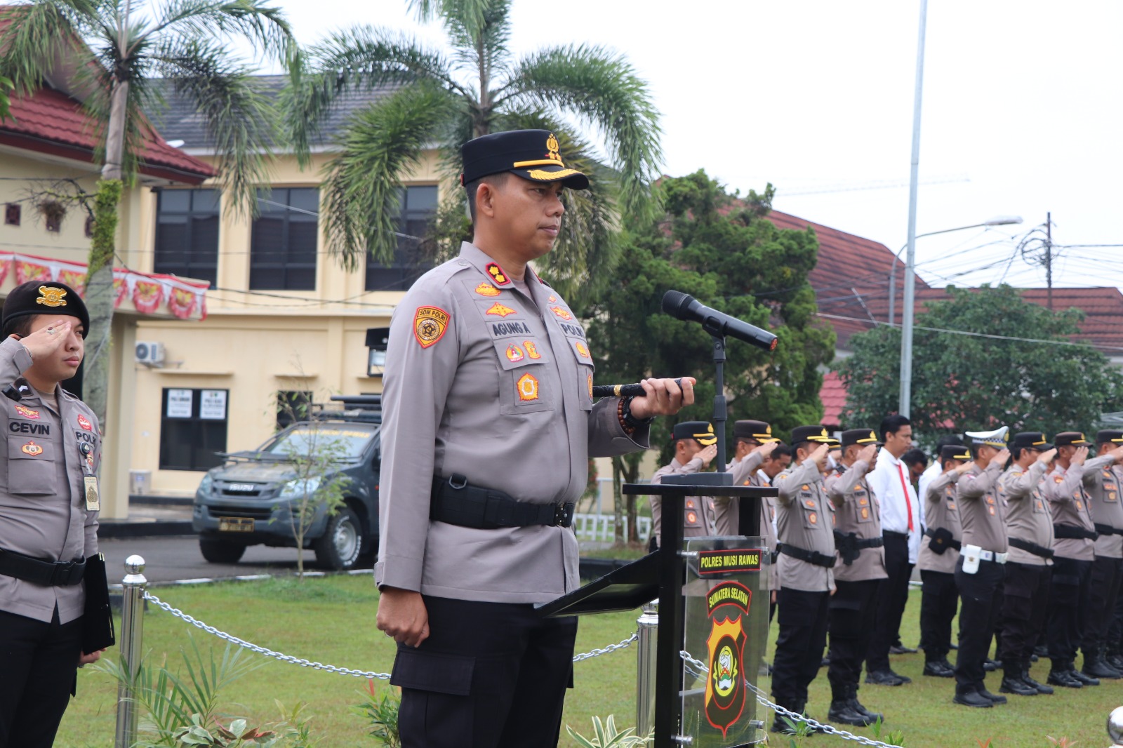 Kapolres Musi Rawas Pimpin Upacara Kenaikan Pangkat 34 Personel: Wujud Apresiasi atas Dedikasi dan Loyalitas