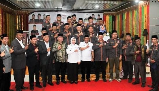 BUPATI LABUHANBATU SAKSIKAN PENGUKUHAN DPP DAN PELANTIKAN DPD GMPRDB LABUHANBATU RAYA DAN PALUTA