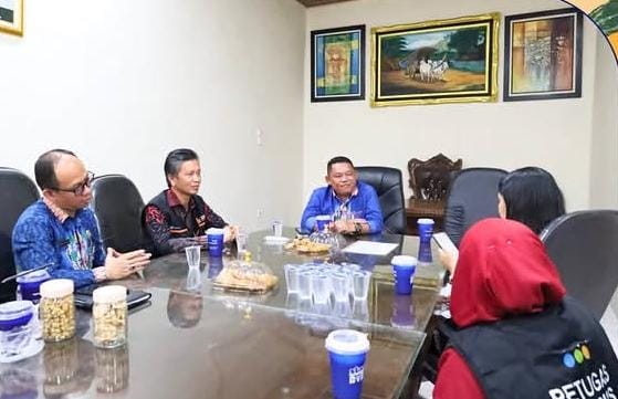 TIM BADAN PUSAT STATISTIK (BPS) KABUPATEN LABUHANBATU, MELAKSANAKAN PENDATAAN SENSUS EKONOMI 2026 DENGAN MENGUNJUNGI KEDIAMAN RUMAH DINAS WAKIL BUPATI LABUHANBATU
