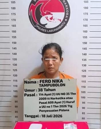 Feronika Tampubolon Mencoba Buang Barang Bukti Saat di Grebek Satresnarkoba Polres Labuhanbatu