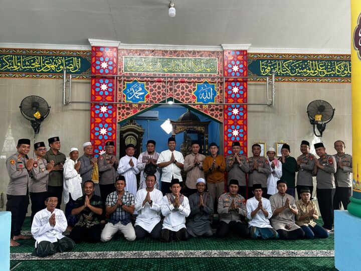 Kapolres Musi Rawas Pererat “Sabuk Kamtibmas” Lewat Safari Jumat dan Silaturahmi di Desa Muara Beliti Baru