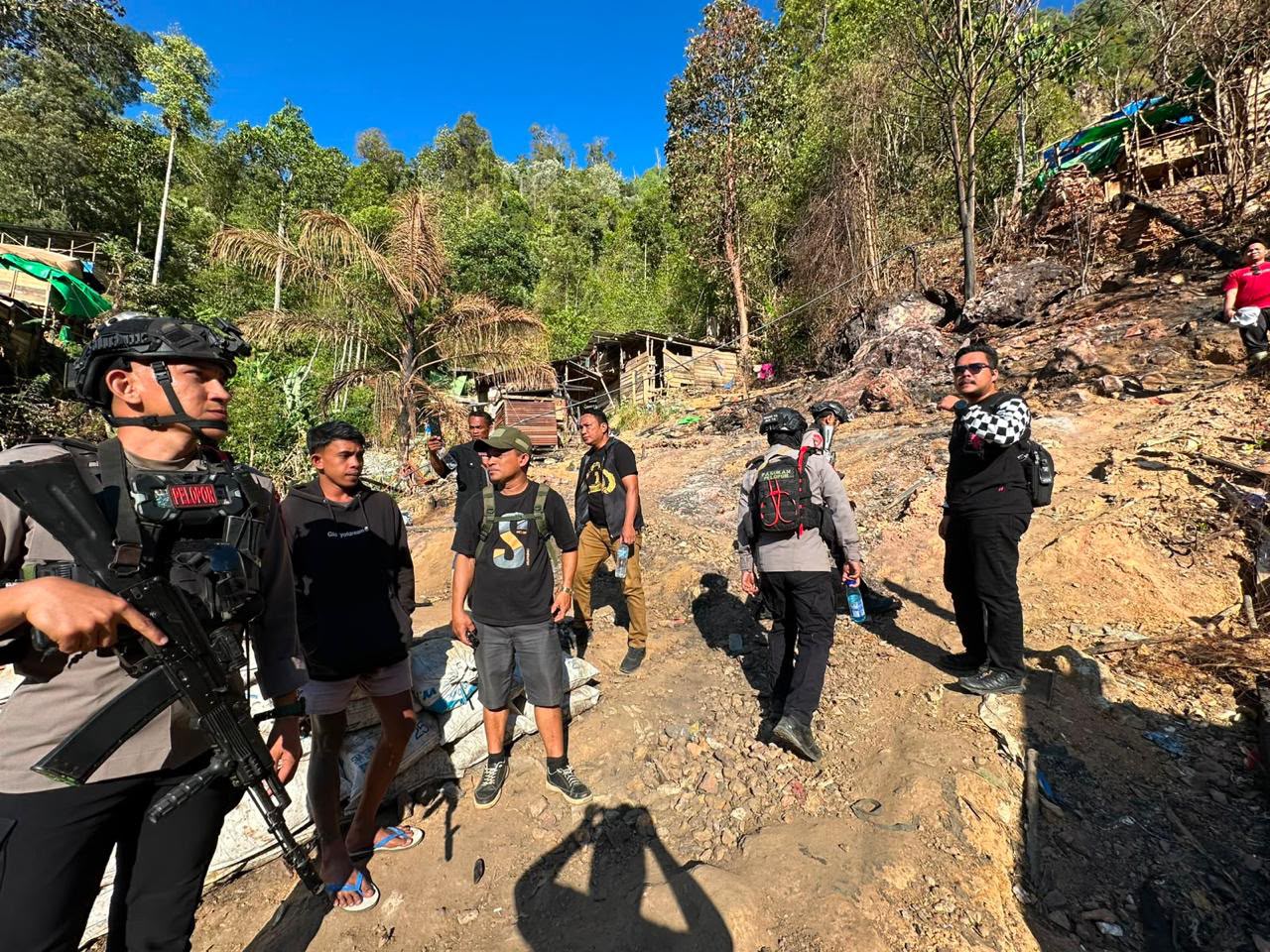 POLDA GORONTALO POLICE LINE LUBANG TAMBANG EMAS DI BONE BOLANGO