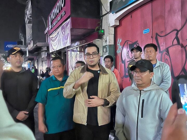 Wakil Walikota Sukabumi Ajak Pelaku Usaha Sepanjang Jl.Ahmad Yani Tuk Saling Jaga Kebersihan