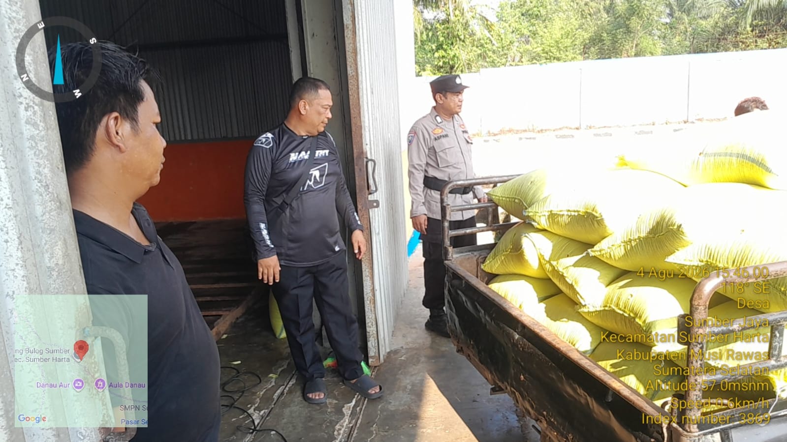 Polsek Jayaloka Kawal Penyerapan 1,85 Ton Jagung Petani Binaan oleh Bulog
