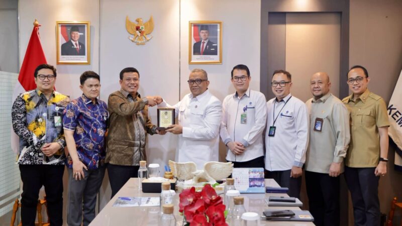 Wakil Bupati Audiensi dengan Wamenaker RI, Dorong Penguatan SDM dan Perlindungan Pekerja di Tanjung Jabung Barat
