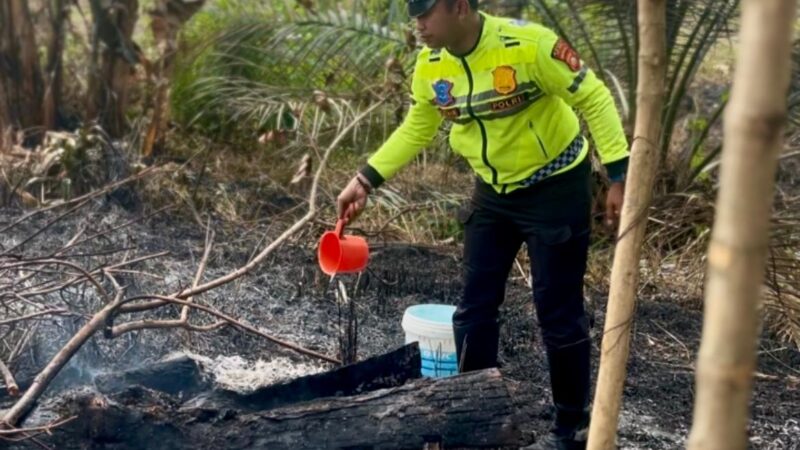 Aksi Cepat Satlantas Polres Musi Rawas Lindungi Perkebunan Warga dari Bencana Kebakaran
