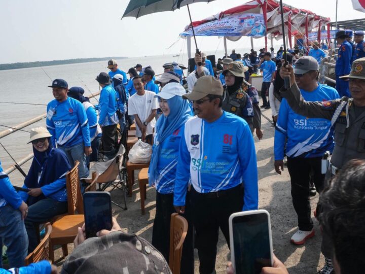 Semarak HUT RI ke-81 dan Hari Jadi Tanjab Barat ke-61, Bupati Anwar Sadat Buka Lomba Mancing Forkopimda dan OPD