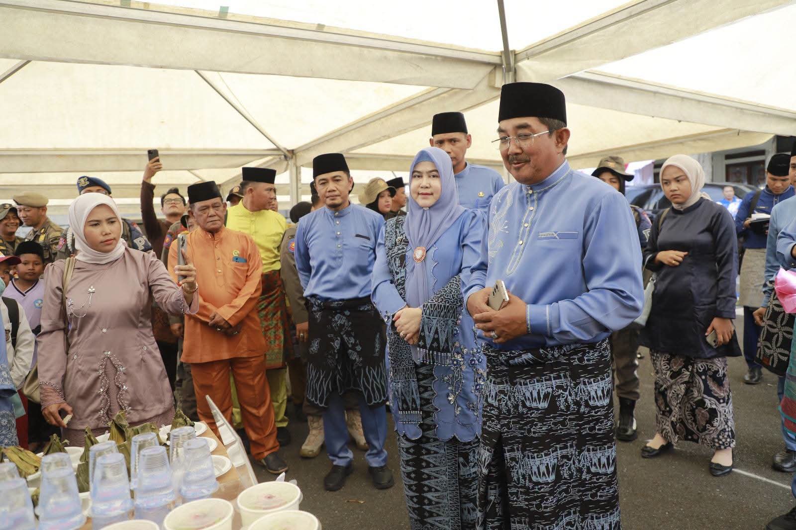 Hari Jadi ke-61 Tanjab Barat, Bupati Anwar Sadat Gelar Syukuran, Hadirkan 70 Stan UMKM dan Pangkas Rambut Gratis