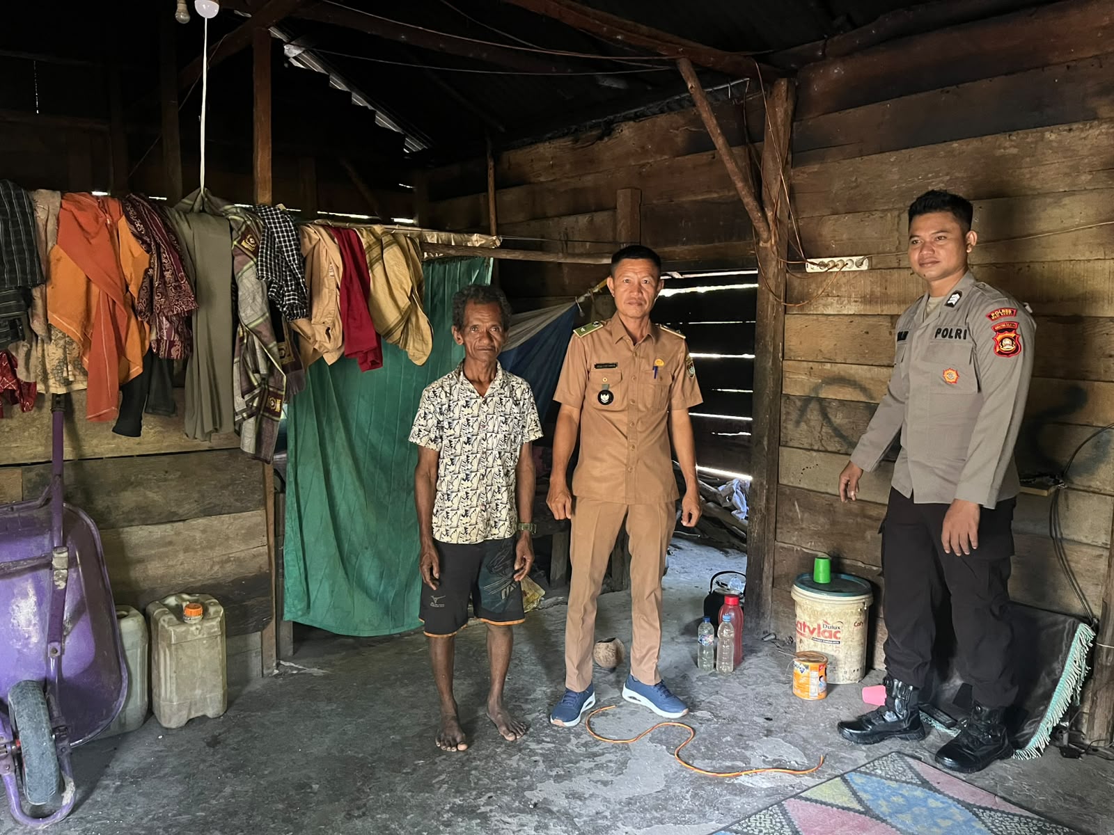Rumah Darpin Tak Layak Huni, Polres Musi Rawas Hadir Bawa Harapan Lewat Bedah Rumah