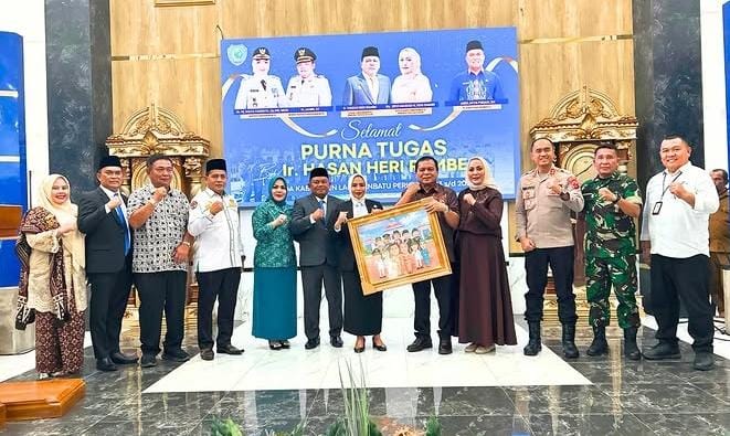 PENGABDIAN 28 TAHUN PURNA, PEMKAB LABUHANBATU GELAR PELEPASAN KHIDMAT UNTUK HASAN HERI RAMBE
