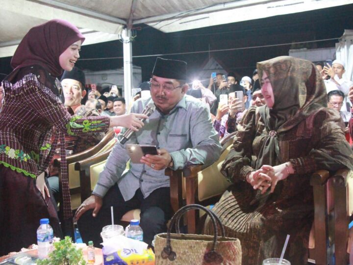 Semangat Kemerdekaan dan Hari Jadi ke-61 Tanjab Barat Menyatu dalam Malam Hiburan Rakyat di Kuala Tungkal