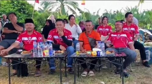 SEMARAK HUT RI KE-81 DI POSKO KBDN, SATRESNARKOBA POLRES LABUHANBATU GELAR LOMBA KEMERDEKAAN BERSAMA WARGA PADANG MATINGGI