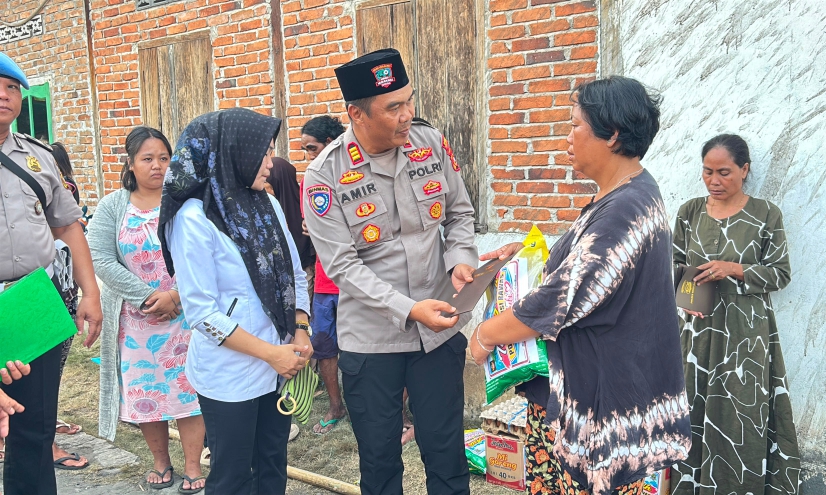 Wujud Kepedulian Nyata: Polres Musi Rawas Rangkul Korban Kebakaran di Desa Pedang Melalui Aksi Cepat Bantuan”