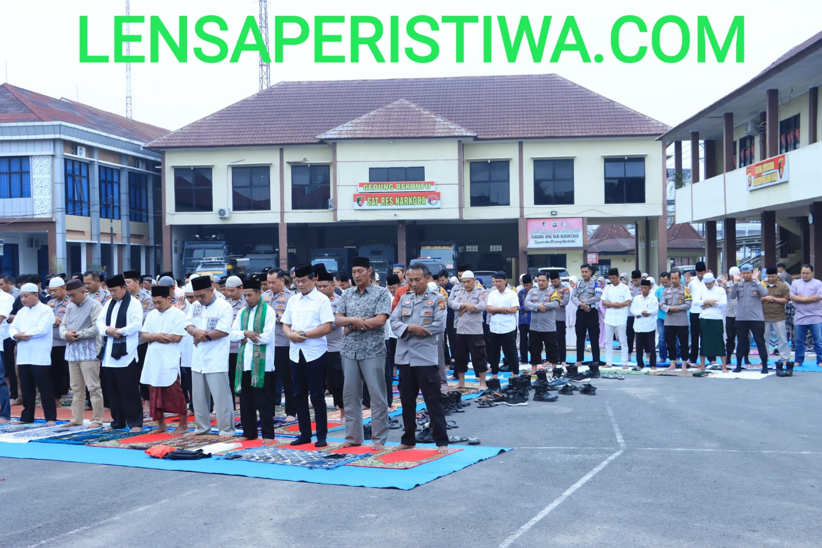 POLRES LUBUK LINGGAU MELAKUKAN SHOLAT ISTISQA SECARA BERJEMAAH,MEMOHON HARI HUJAN DAN KESELAMATAN DARI ANCAMAN KARHUTLA