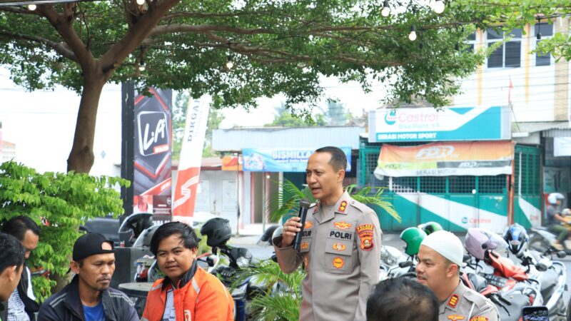 Kapolres Lubuk Linggau Bersama Jajaran Ngopi Santai Dengan Perwakilan Ojek Daring Se- Kota Lubuklinggau Jalin Tali Silaturahmi Yang Telah Terjalin kian erat Selama Ini 