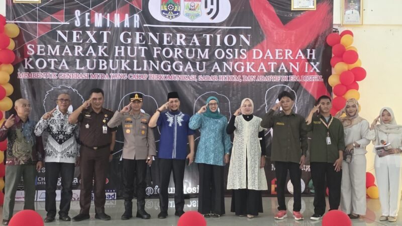 KAPOLRES LUBUK LINGGAU HADIR DI ACARA SEMINAR NEXT GENERATION DAN MENDUKUNG PELAJAR JADI PEMIMPIN YANG BERINTEGRITAS.