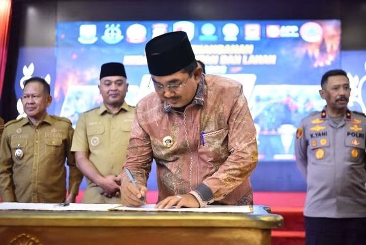 Bupati Anwar Sadat Paparkan Penanganan Karhutla Tanjab Barat di Hadapan Pangdam dan Gubernur Jambi