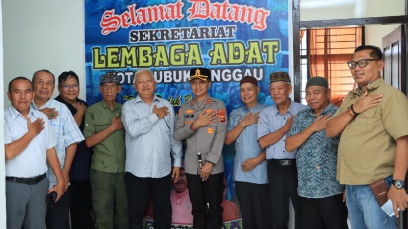 Perkokoh Pemahaman Bersama menjaga keamanan dan kedamaian , Kapolres Lubuklinggau Kunjungan Ke Lembaga Adat Kota Lubuklinggau