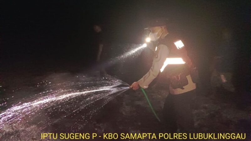 POLSEK LUBUK LINGGAU SELATAN 1,GERAK CEPAT MENINDAK LANJUTI ADANYA KEBAKARAN LAHAN SEMAK BELUKAR DI KELURAHAN AIR TEMAM. 