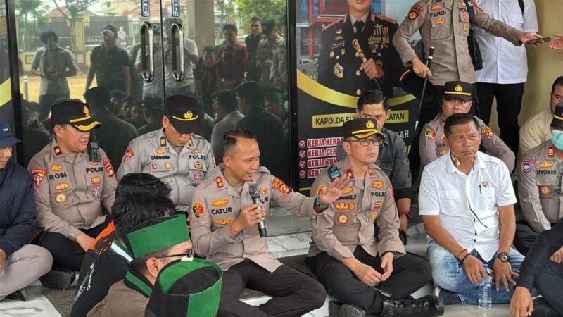 Kapolres Lubuklinggau Bersama jajaran Sambut Mahasiswa Cipuyung Plus Sampaikan Aspirasi dan Silaturahmi