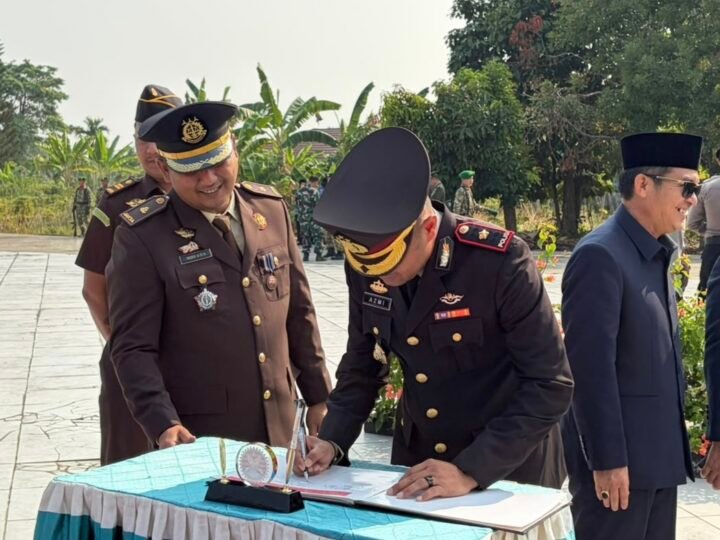 Hadiri Upacara Ziarah Nasional HUT ke-81 TNI di TMP PBS, Wakapolres Musi Rawas Tegaskan Semangat Sinergitas TNI-Polri Jadi Kekuatan Bangsa