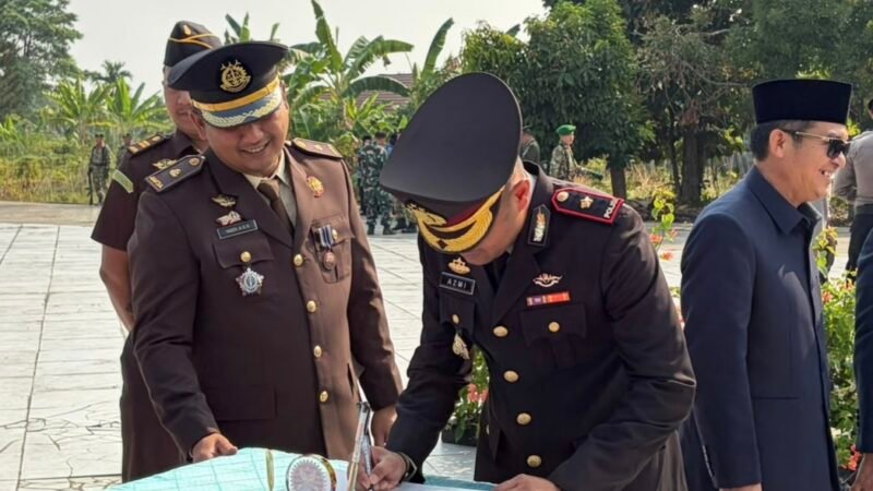 Hadiri Upacara Ziarah Nasional HUT ke-81 TNI di TMP PBS, Wakapolres Musi Rawas Tegaskan Semangat Sinergitas TNI-Polri Jadi Kekuatan Bangsa