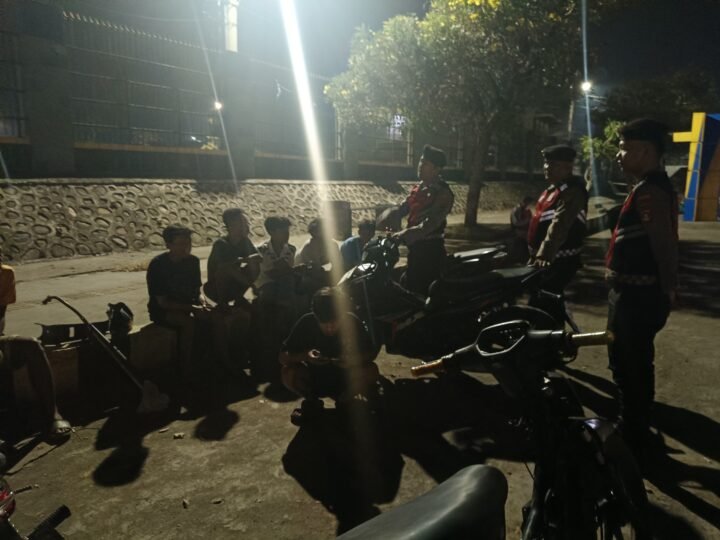 SAT SAMAPTA POLRES LUBUK LINGGAU MELAKUKAN PATROLI UNTUK MEMPERKOKOH KEHADIRAN DI TENGAH MASYARAKAT,JANGAN SAMPAI ADANYA 3C,CURAT,CURAS DAN CURANMOR