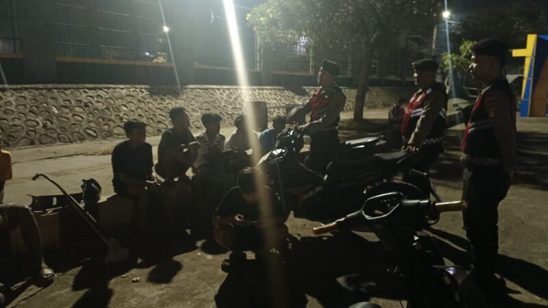 SAT SAMAPTA POLRES LUBUK LINGGAU MELAKUKAN PATROLI UNTUK MEMPERKOKOH KEHADIRAN DI TENGAH MASYARAKAT,JANGAN SAMPAI ADANYA 3C,CURAT,CURAS DAN CURANMOR