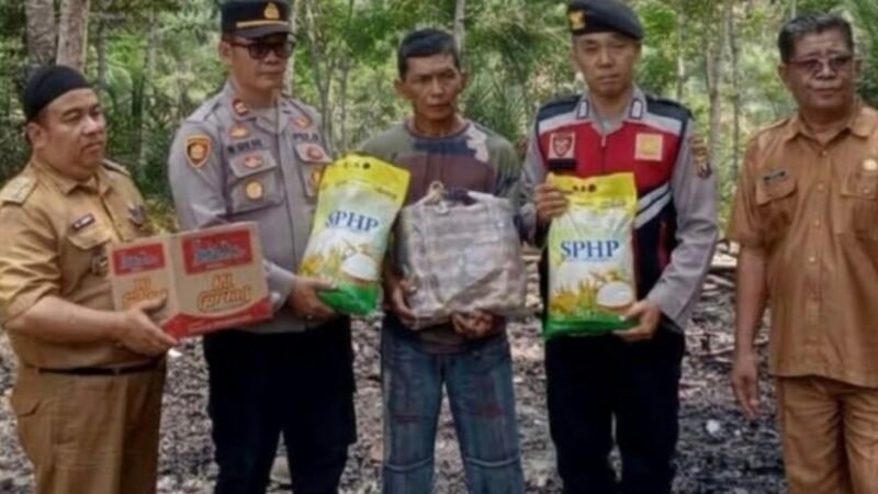 Polsek Jayaloka Polres Musi Rawas Salurkan Bantuan Sosial kepada Korban Kebakaran Rumah di Purwodadi