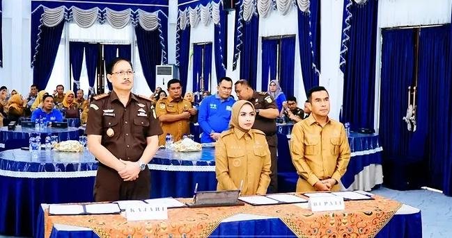BUPATI LABUHANBATU TANDATANGANI NOTA KESEPAHAMAN DENGAN KEJATISU DAN DINAS PENDIDIKAN