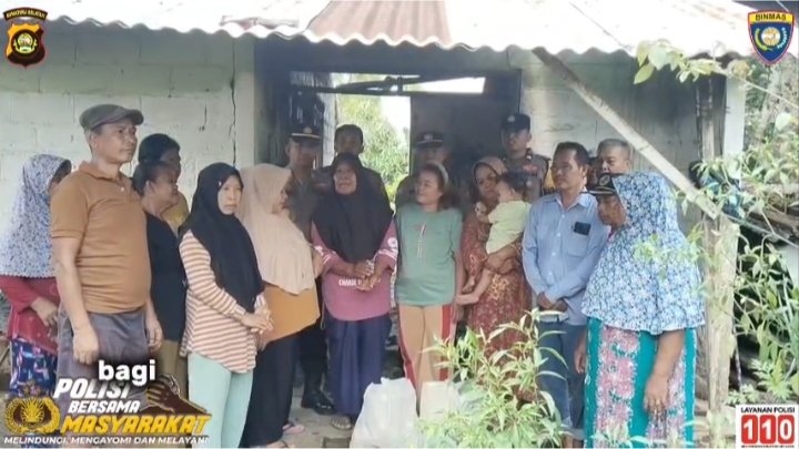 Peduli Sekaligus Penguatan Bagi Masyarakat Di Tengah Musibah, Satbinmas Polres Lubuklinggau Berikan Bantuan Paket Sembako 