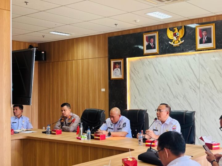 POLRES LUBUK LINGGAU MEMPERKUAT SINERGI BERSAMA PEMERINTAH KOTA LUBUK LINGGAU,MENDUKUNG PENATAAN PELAKSANAAN CAR FREE DAY(CFD) DAN CAR FREE NIGHT(CFN). 