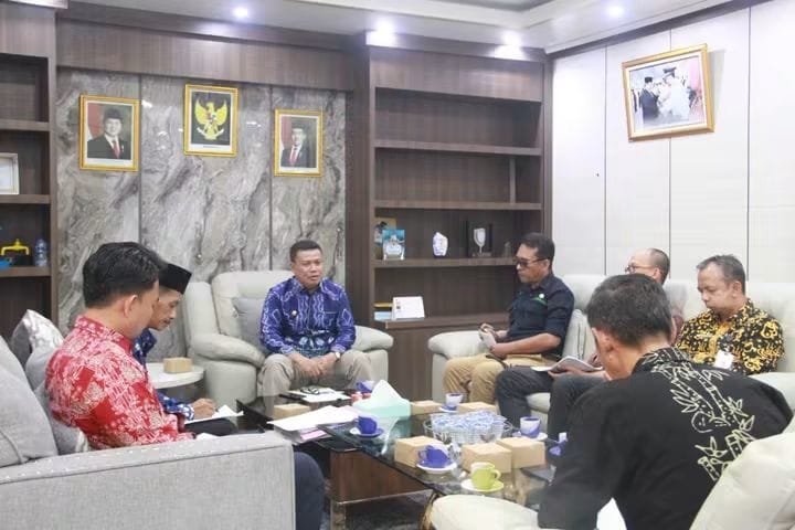Wabup Katamso Pimpin Rapat Koordinasi Penyelesaian Konflik Lahan, Pemkab Tanjab Barat Dorong Solusi Damai dan Berkeadilan