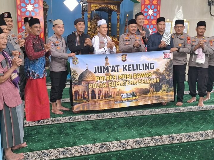POLISI HADIR DI TENGAH MASYARAKAT,POLRES MUSI RAWAS DAN JAJARAN POLSEK HADIR BERSAMA MASYARAKAT MELALUI JUMAT KELILING